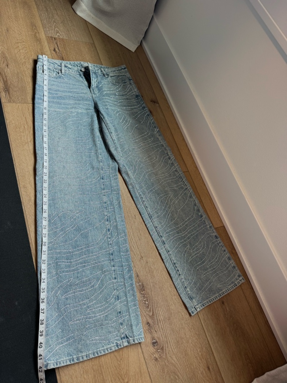 Pacsun Casey Low Rise Baggy Jeans Zebra Rhinestone Light Indigo size 25 (size 2) - Picture 6 of 11